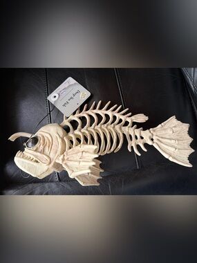 NWT  Cream Fish Skeleton Décor